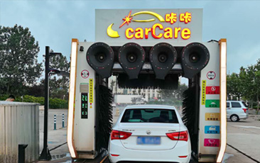 綜合性服務加油場站常態化！加油超30L免費洗車，山東日照中石油carCare咔咔配置龍門往復式電腦洗車機