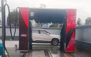 彩云之南，滇中腹地！云南玉溪中石化配置林頓龍門全自動洗車機